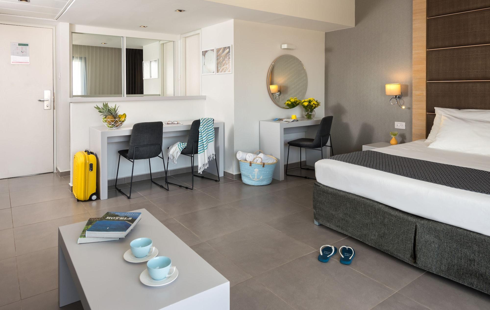 Hotel Astral Nirvana Club 4*